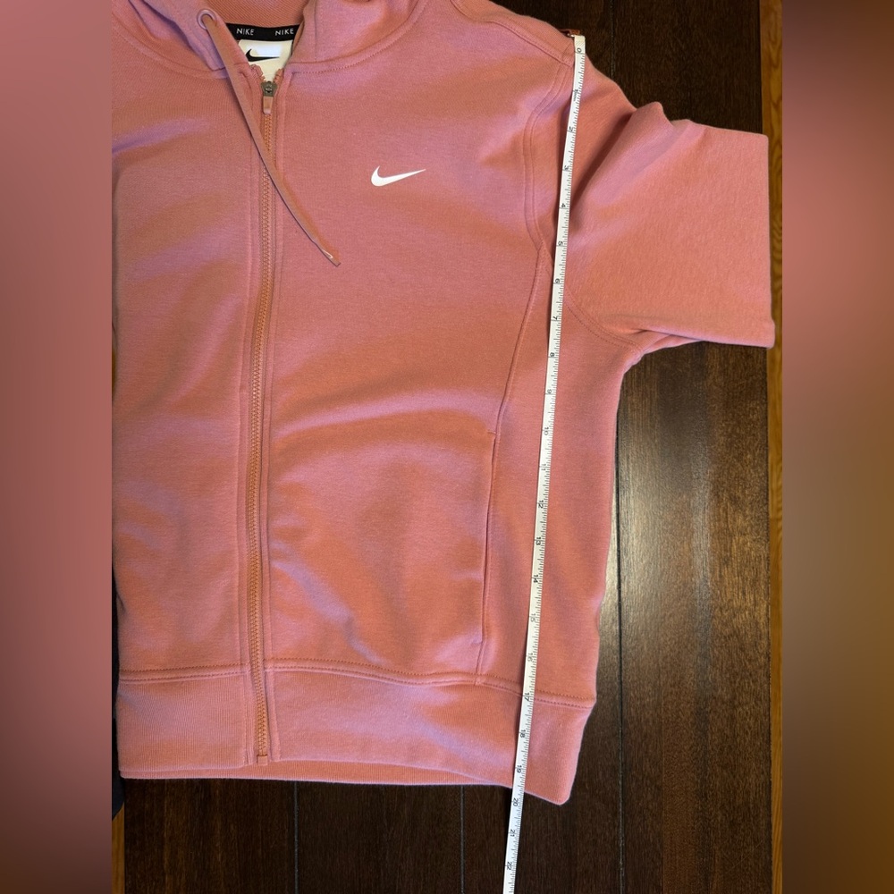 NWT Nike Dri-Fit One Women's Coral Pink Training Sweatshirt FB5198-618 - Picture 11 of 13